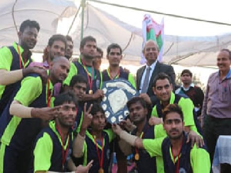 mmmut won trophy